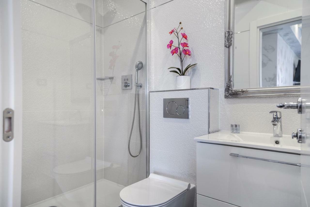 Royal View Apartment Rovinj Luaran gambar